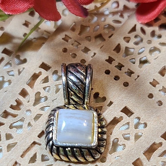 Pendant For Sale today - Picture 3 of 9